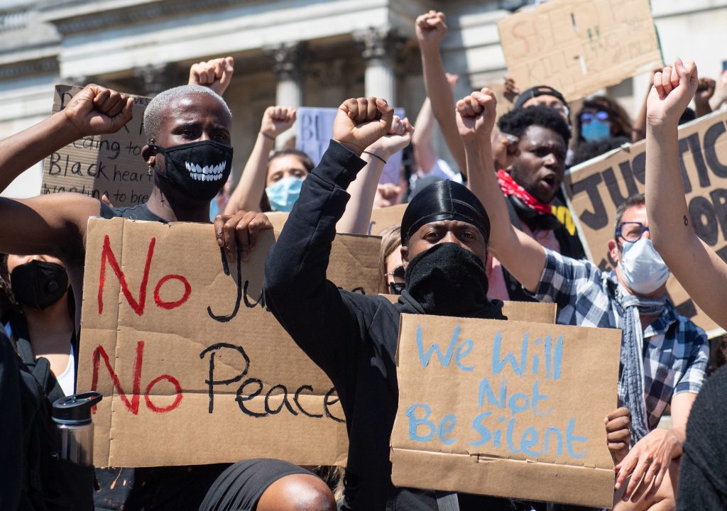 🖤 Impact Of The Raised Fist Emoji On The 🏿 #BlackLivesMatter Movement