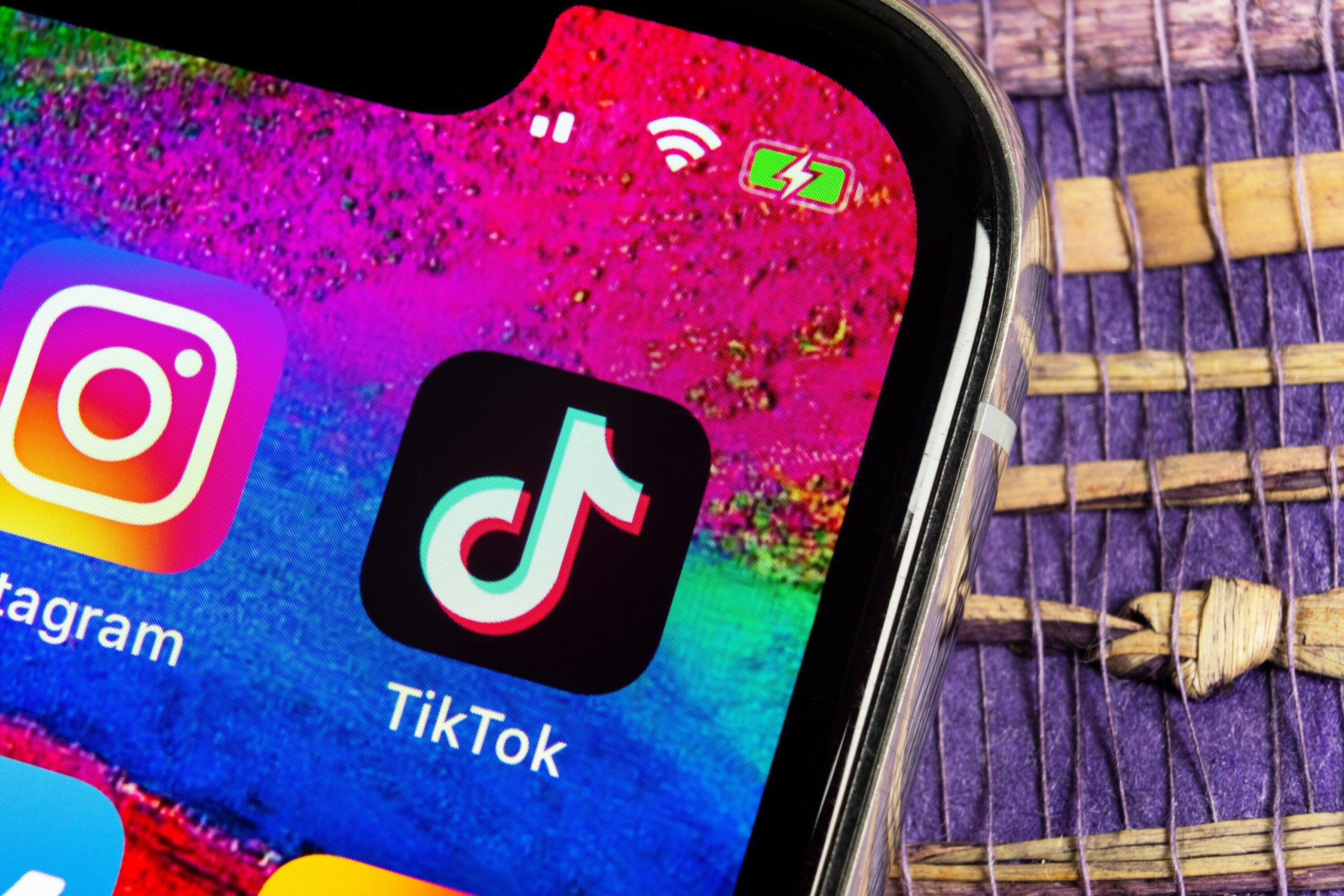 What Does the 🗿 Emoji Mean on TikTok? Why It's Everywhere