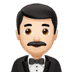 🤵🏻 Mann im Smoking mit hellem Hautton Emoji auf Apple-Plattform 🤵🏻 Mann im Smoking mit hellem Hautton Emoji auf Apple-Plattform